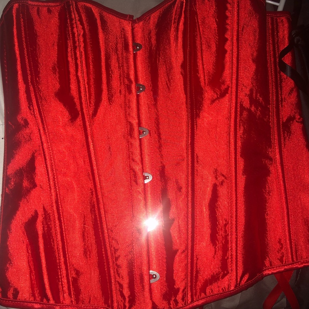 REd corset